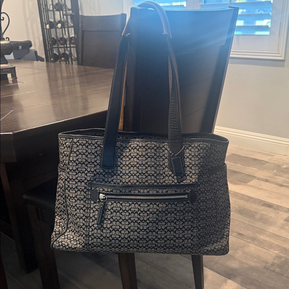 BRAND NEW REAL  Coach Signature canvas tote bag with leather accents